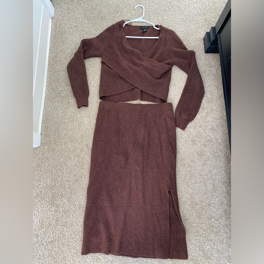 House of Harlow Two Piece Brown Sweater Top and Skirt - Picture 2 of 10